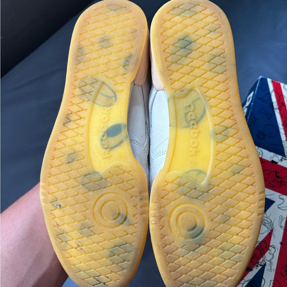 Tom and Jerry Reebok - Picture 2 of 5